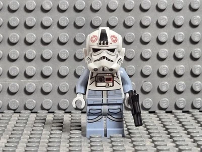 Lego Star Wars Minifigure SW1176 AT-AT Driver - Image 1 of 4