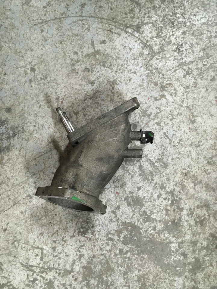 Tubo de admisión Duramax LBZ LMM 2006-10 6,6 L - 897374352 Foto 1 de 1