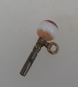 Schlüssel für Taschenuhren mit Edelstein Kugel Tombak um 1880 (99520) - Picture 1 of 4