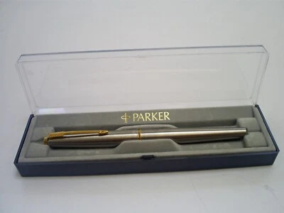 VINTAGE BOXED PARKER 45 FLIGHTER DELUXE GT CARTRIDGE FOUNTAIN PEN/14K GOLD M NIB - Image 1 of 4