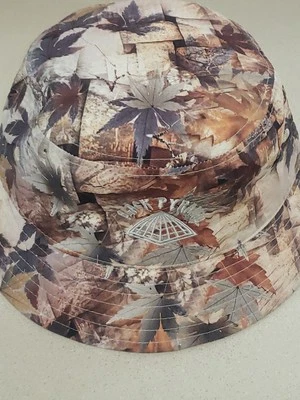 SOMBRERO CUBO PIRÁMIDE NEGRO CAMUFLAJE OTOÑO UNISEX  Foto 1 de 4