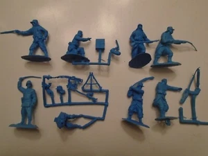 Conte Collectibles French Foreign Legion Plastic Figures 54mm Set of 8 - Picture 1 of 9