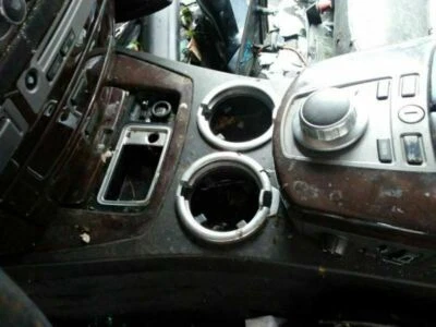 BMW 750i 750Li 760i 2003-08 consola delantera con portavasos y cenicero Foto 1 de 4