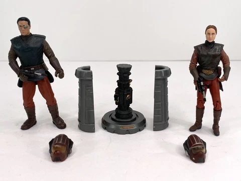 2001 Star Wars AOTC 3.75” Captain Typho & Padmè Coruscant Attack Action Figures Cover