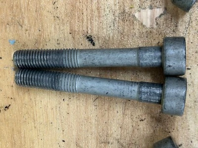 Pernos de pinza Brembo delanteros Shelby GT350R 2015-2020 Foto 1 de 4