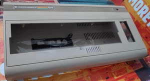 Commodore 64 Case Gehäuse (w screws) 386148 good condition Brotkasten c64 - Bild 1 von 6
