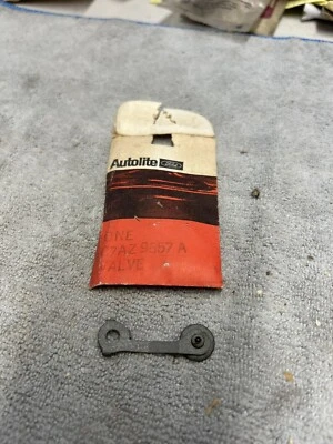 Válvula de ventilación flotador carburador Mustang Fairlane 1967 nuevo de stock Ford C7AZ-9557-A Foto 1 de 2