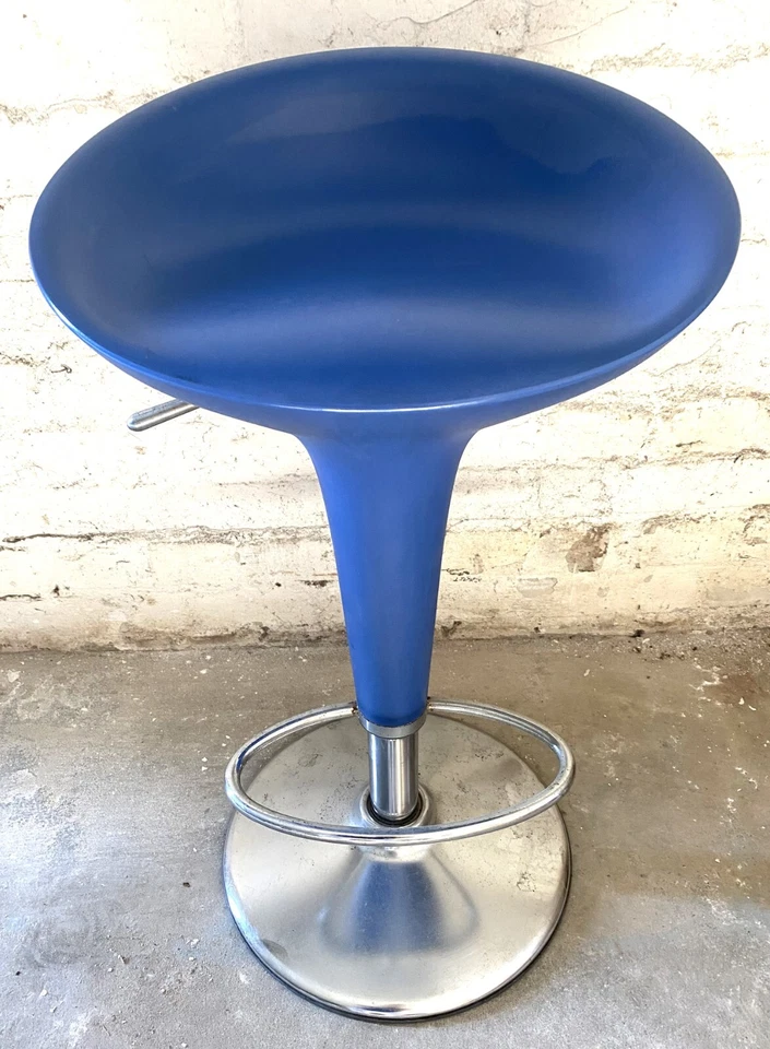 Designklassiker Magis Bombo Barhocker Hocker blau - Bild 1 von 4