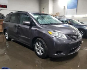 2013 Toyota Sienna LE - Picture 1 of 9