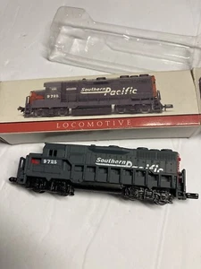 Hochgeschwindigkeits-Diesellok Spur N Southern Pacific 9725 ohne Antrieb # 418 - Bild 1 von 6