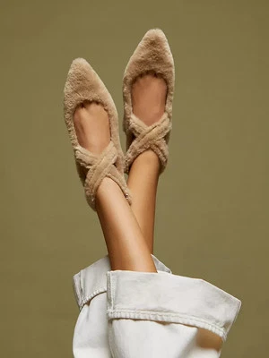 Free People Parisa Tan Fofo Faux Shearling Envoltório Ajustável Tira de Tornozelo Rasteira 8 - Imagem 1 de 4