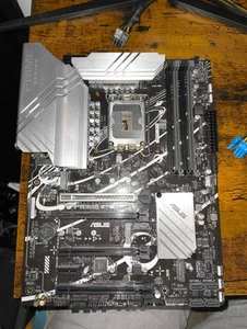 Carte mère ASUS Prime Z790-P LGA 1700 Intel - DDR5 - Photo 1/19