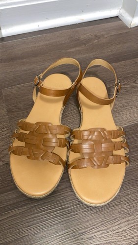 Sandalo Ugg Larissa marrone taglia 9 indossato pochissimo