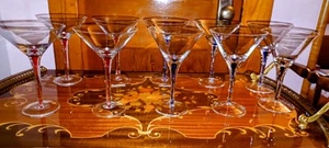 Vasos de Martini Lágrima - Juego de 4 Rojos, Juego de 4 Azul, 1 Individual Negro y 1 Azul - Imagen 1 de 13