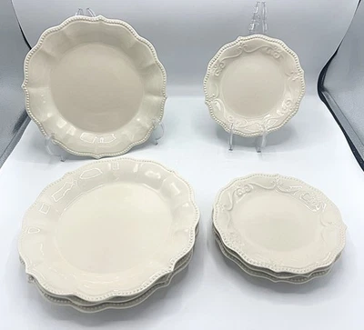 8 platos de lino Pioneer Woman Paige festoneados con cuentas 10,5" ensalada de cena 8" Foto 1 de 4