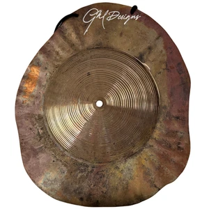 GM Designs hängendes/montierbares unregelmäßiges Becken mit 10" Glocke - einzigartige resonante Stimme - Bild 1 von 2