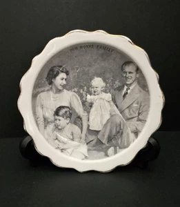 Vintage Our Royal Family Small Commemorative Trinket Dish 1949-1966 - Picture 1 of 12