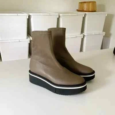 Botas Clergerie Paris Berta Cuero Forma Plana Talla 37 Nuevas Sin Caja Taupe Minorista $650 Foto 1 de 4