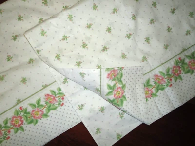 VINTAGE WAMSUTTA CALIFORNIA WILD ROSE FLORAL BORDER (2) STANDARD PILLOWCASES - Image 1 of 4