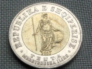 Albania 100 Leke 2000 Ancient Illyrian Warrior Queen Teuta Spear Shield Bimetall - Foto 1 di 2