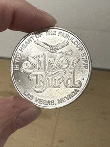VINTAGE SILVER BIRD CASINO LAS VEGAS FREE PLAY TOKEN NO CASH VALUE OLD ORIGINAL - Bild 1 von 6
