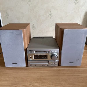 Sony DHC-MD373 Minidisco CD e Sintonizzatore AM/FM con Altoparlanti Originali SS-CMD373 Testato - Foto 1 di 24