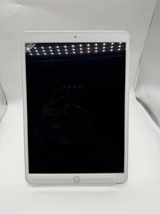 Apple iPad Air 3rd Gen A2152 – FOR PARTS / REPAIR – AS IS - Picture 1 of 3