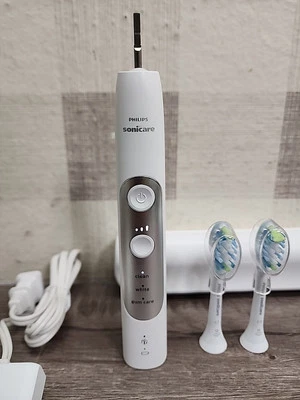 Philips Sonicare 7000 HX751V Charger,Case 2 Heads 银色 ✅️ — 第 1/4 张图片
