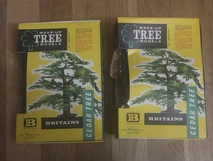 Britains CedarTree lotto di 2 #1824 serie VintageTreeModels di Britains LTD - nuovi con scatola - Foto 1 di 4