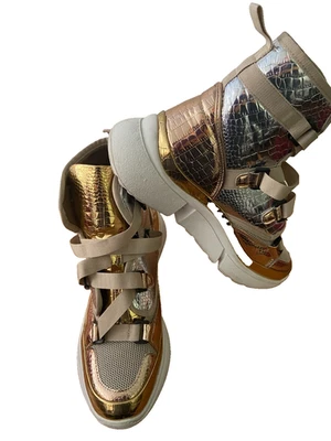 CAPE ROBBIN GOLD SILVER METALLIC TENNIS SHOES SIZE 9 WORN ONCE WOMEN - Image 1 of 4