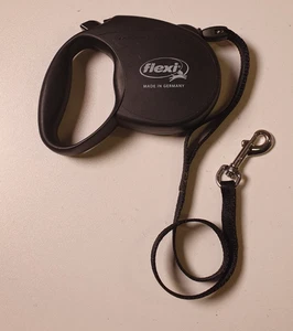 Flexi Dog Lead. Classic Black. Cord, Extendable, Retractable. S/5m/Up To 12Kg - Picture 1 of 4