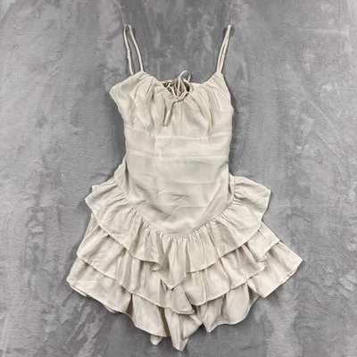 Vestido para mujer Forever 21 XS marfil con volantes en capas aspecto satinado con cordones Foto 1 de 4
