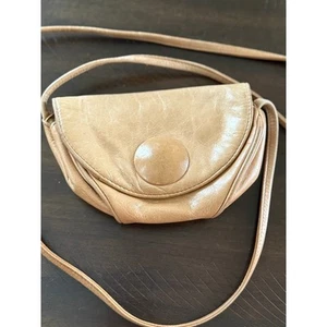 HOBO INTERNATIONAL | Big Button mini crossbody. Tan leather - Picture 1 of 18