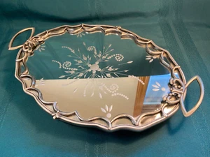 Vintage großes Platin Metall Spiegel Tablett Füße Griffe Blätter/Kreis Design auf Spiegel - Bild 1 von 12