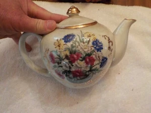 Vintage Royal Sealy Japan Pearlized  WILD FLOWERS  with  gold Trim - Picture 1 of 5