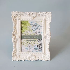 Laura Ashley Photo Frame Classic Baroque Feathered Shells In Matte White 4x6 - Picture 1 of 4