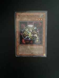 Yugioh The Light - Hex-Sealed Fusion FET-EN027-Common-1st Ed LP - Picture 1 of 1