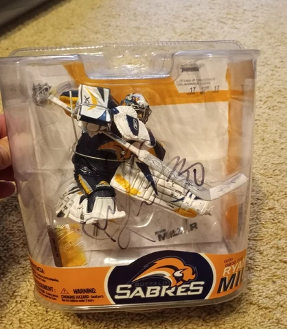 Signed NHL Buffalo Sabres Sports Picks Series 17 Ryan Miller Action Figure Cover
