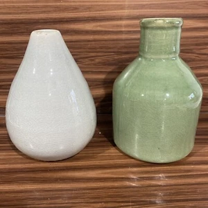 2 Creative Co-Op Green Ivory Terracotta Vases Teardrop. A119 - Picture 1 of 7