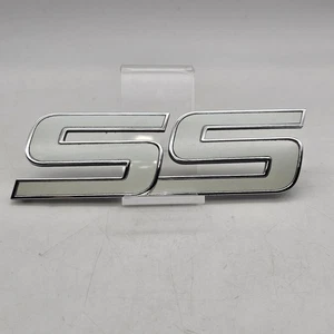 OEM GM Front Door "SS" Emblem Badge White & Chrome 06-10 Chevrolet 15211285 - Picture 1 of 6