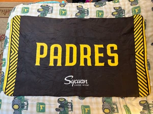 San Diego Padres Fleece Throw Blanket Stadium Give-Away 6/26/2021 - Picture 1 of 7