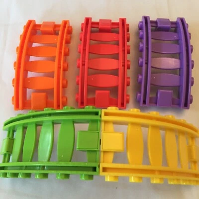 5PC CURVED RACE TRACK SNAP IN MULTICOLOR CAR RACING TOY - Image 1 of 4