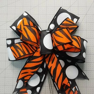Arco de Halloween, arco de corona, estampado de tigre naranja/negro, lunares negros/blancos - Imagen 1 de 2