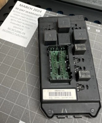 Grand Cherokee 2009 cabina caja de fusibles 68039117AA Foto 1 de 4