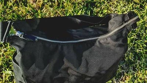 OiOi Label Black Nappy Bag Tote With Green Lining & Adjustable Wide Strap - Picture 1 of 8