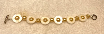 Linda Pulsera Estilo Palanca Tono Plateado Eslabón Discos Madreperla De Colección Foto 1 de 3