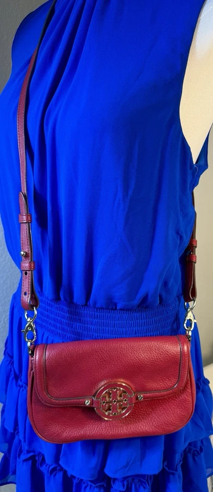 😎😎😎TORY BURCH FUSHA PINK PEBBLED LTR AMANDA Mini Crossbody PHONE WALLET Bag - Image 1 of 4