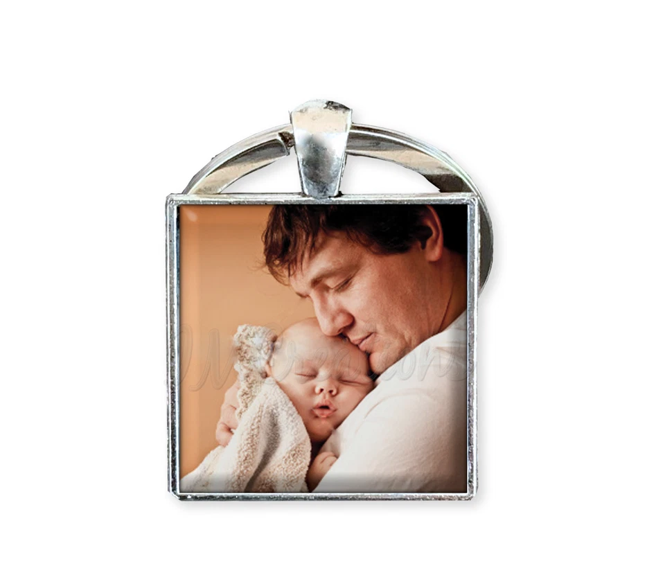 FOTO PERSONALIZADA - Colgante de vidrio cuadrado hecho a mano LLAVERO llave papá mamá Foto 1 de 1