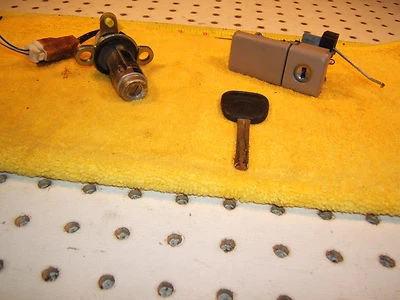 Lexus 1997 GS300 Glove/ trunk Lid only Genuine OEM 1 SET of 2 Lock & iLco 1 key  - Image 1 of 4