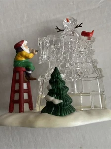 Dept 56 Polo Norte A BUSY ELF 56366 Accesorio Heritage Village - Imagen 1 de 11